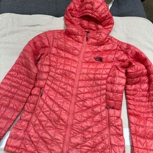 The North Face women’s thermoball zip